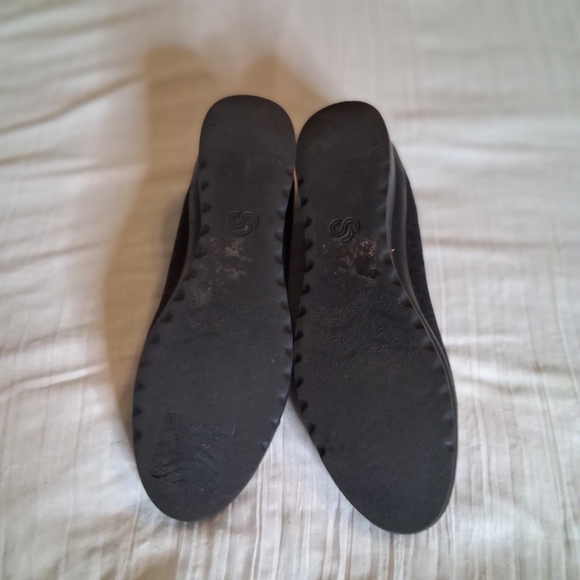 Clarks Women's Charcoal Gray Slip-On Flats - Picture 7 of 10